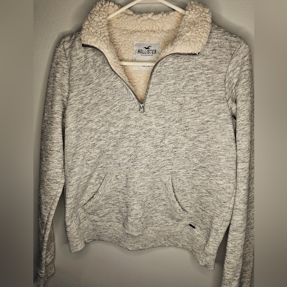 Hollister sweater